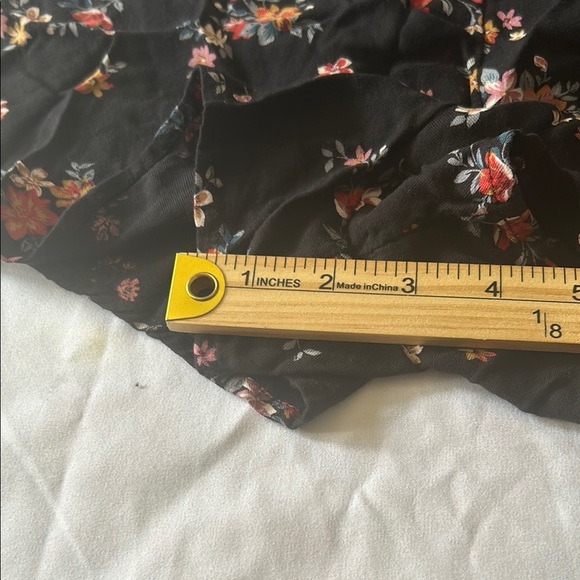 American Eagle Outfitters Black Floral Romper - Picture 7 of 8